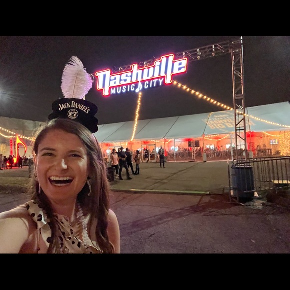 Hi!! Thanks for shopping my closet! - Picture 2 of 4